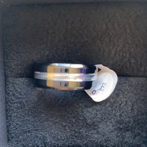 New w/tag Men’s Etched Stainless & Black Ring 9